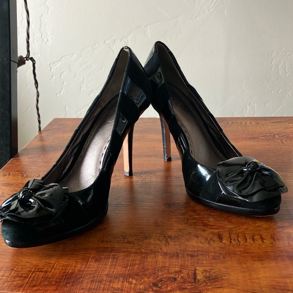 Coach Black Pump Trinitie Suede & Leather Size 8.5